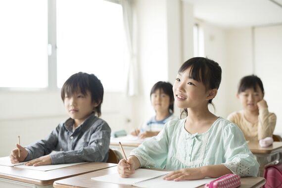 AdobeStock_267925608_小学生高学年_1920